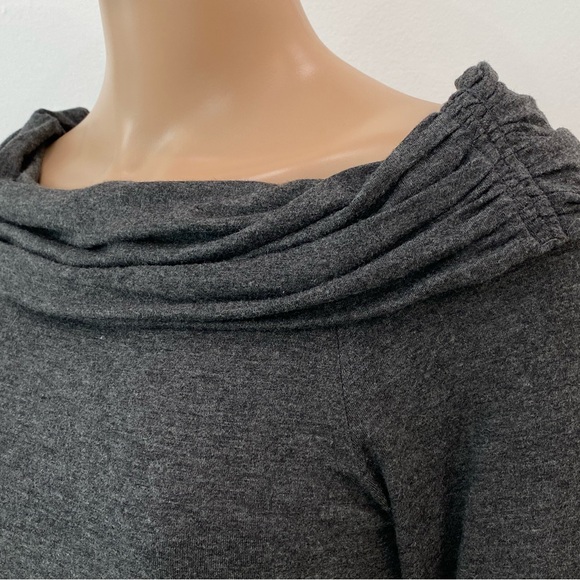 NWOT Pretty Max Studio Grey Off the Shoulder Feminine Top - Picture 3 of 9